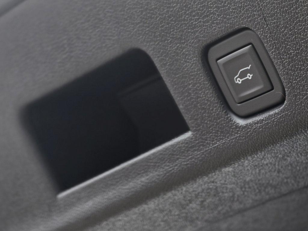 new 2025 Chevrolet Traverse car, priced at $44,906