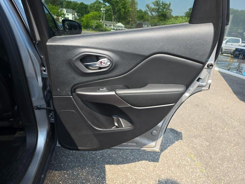 used 2022 Jeep Cherokee car, priced at $27,590