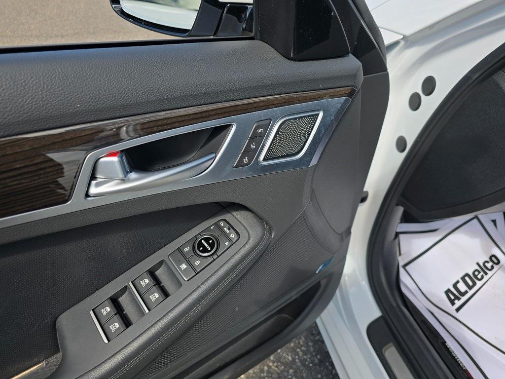 used 2020 Genesis G80 car, priced at $30,299