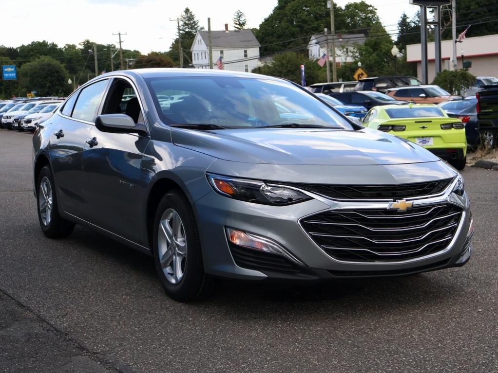 new 2025 Chevrolet Malibu car, priced at $26,355