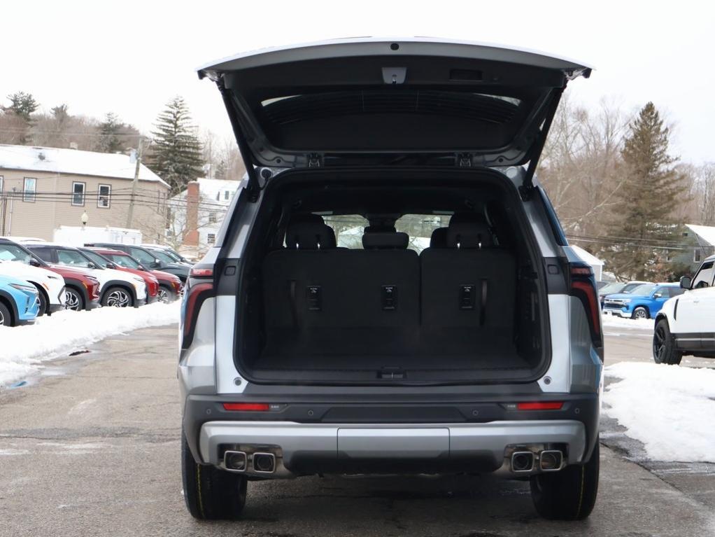 new 2025 Chevrolet Traverse car, priced at $42,055