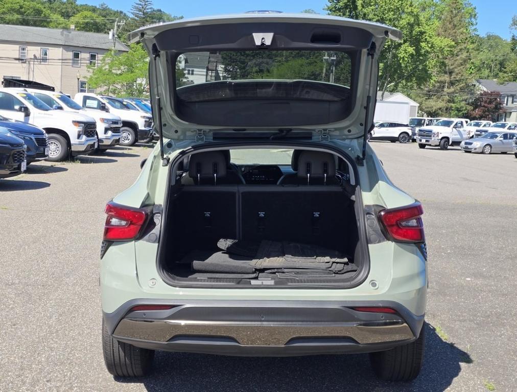 used 2024 Chevrolet Trax car, priced at $25,047
