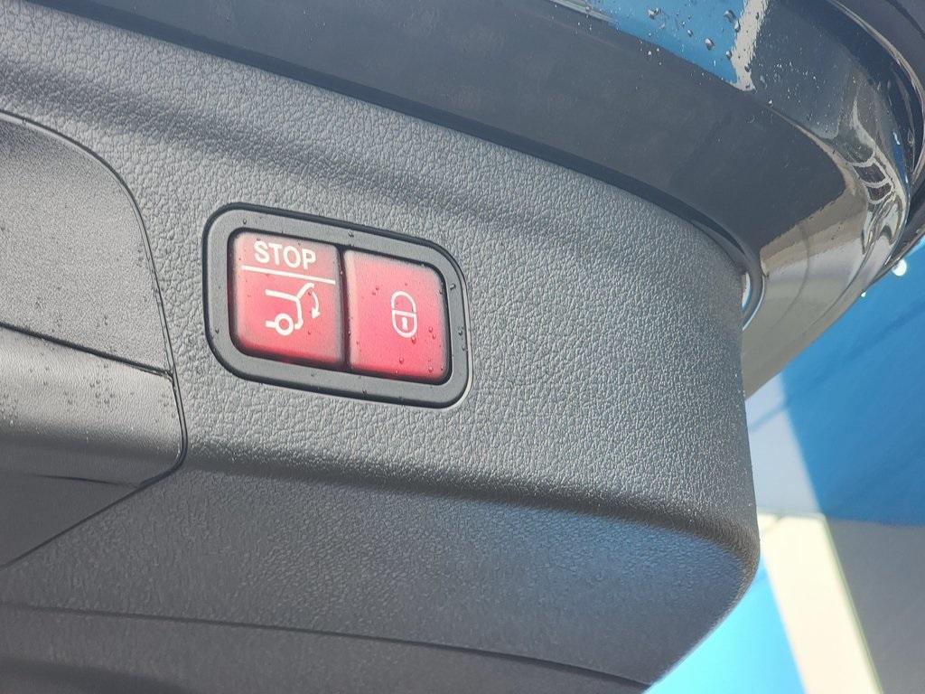used 2024 Mercedes-Benz GLE 350 car, priced at $65,000
