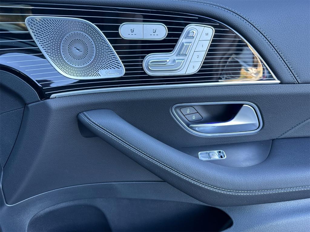 new 2025 Mercedes-Benz GLE 450 car, priced at $85,665