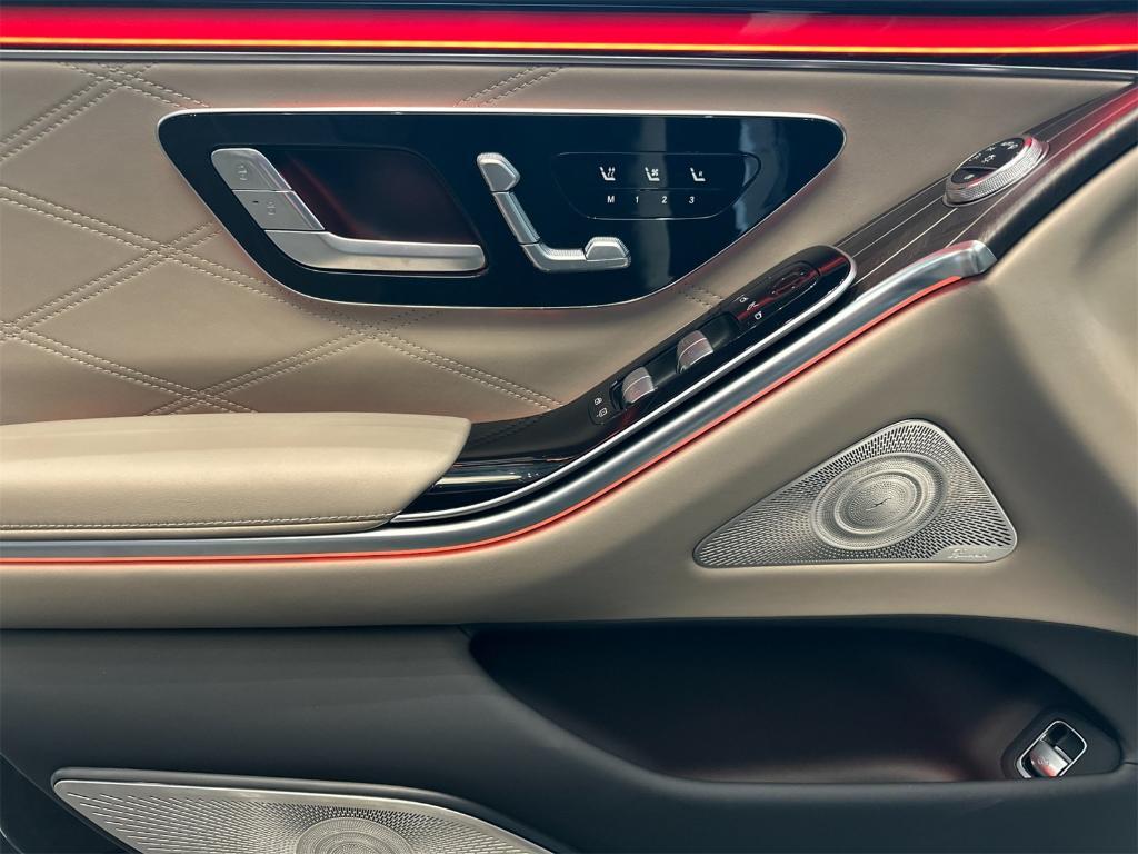new 2025 Mercedes-Benz Maybach S 680 car, priced at $342,250