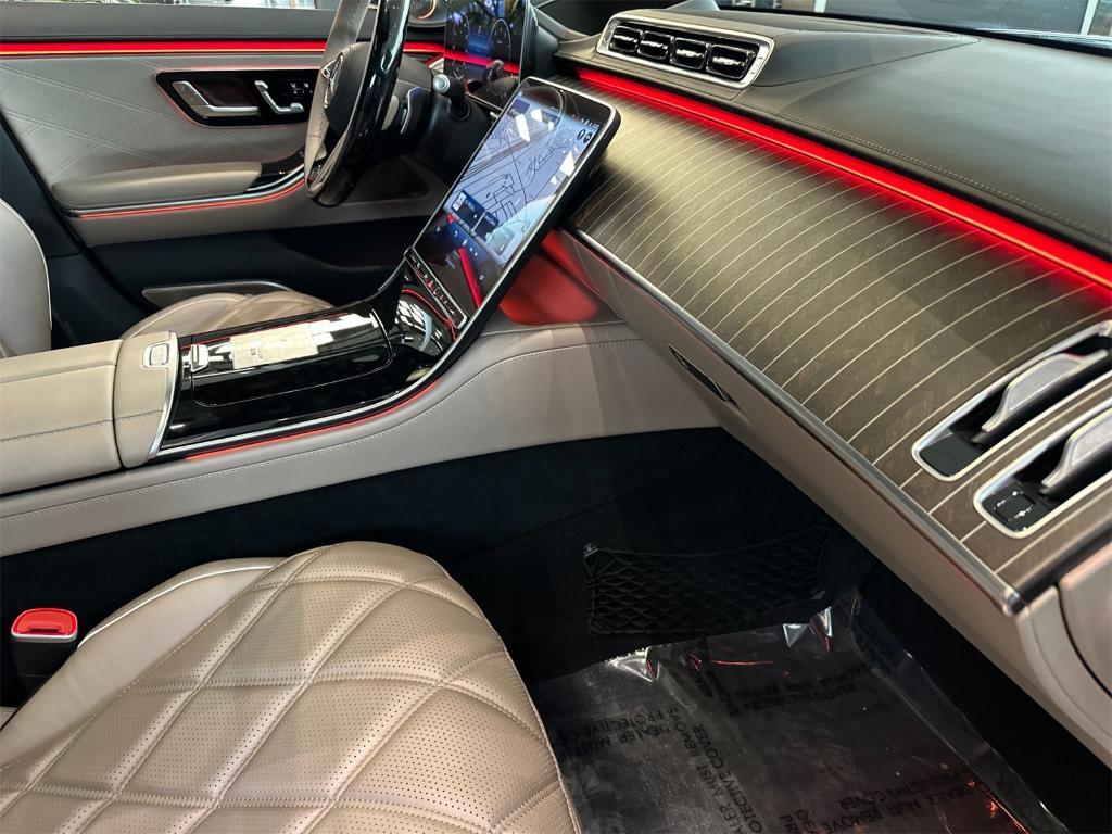 new 2025 Mercedes-Benz Maybach S 680 car, priced at $342,250
