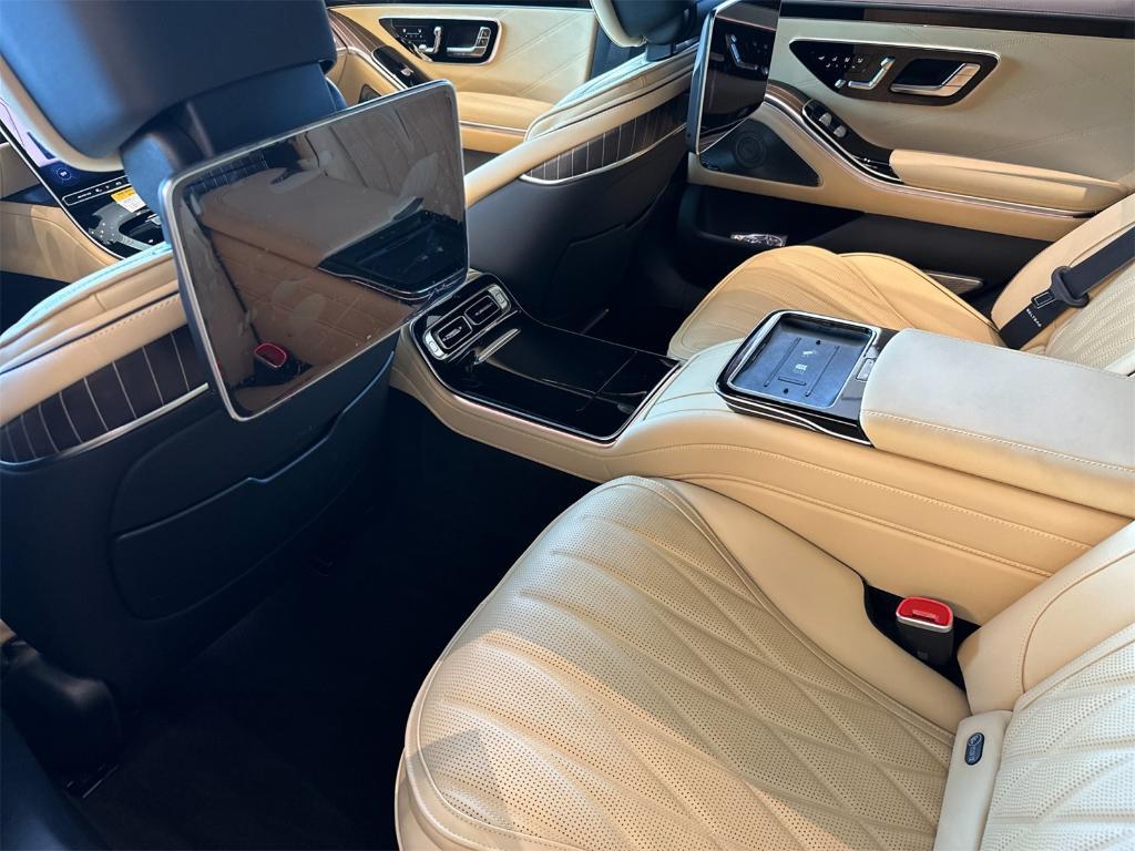 new 2025 Mercedes-Benz AMG S 63 E car, priced at $238,510