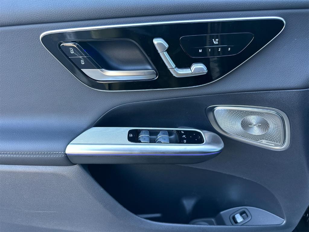 new 2025 Mercedes-Benz GLC 300 car, priced at $62,605