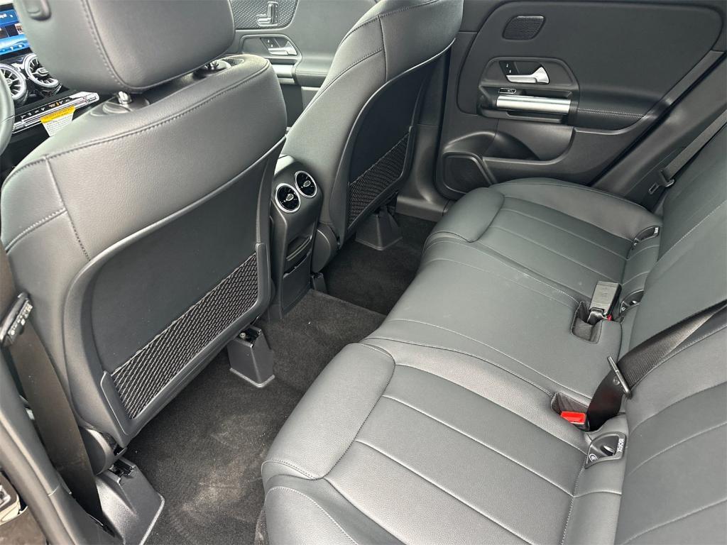 new 2025 Mercedes-Benz GLA 250 car, priced at $45,845