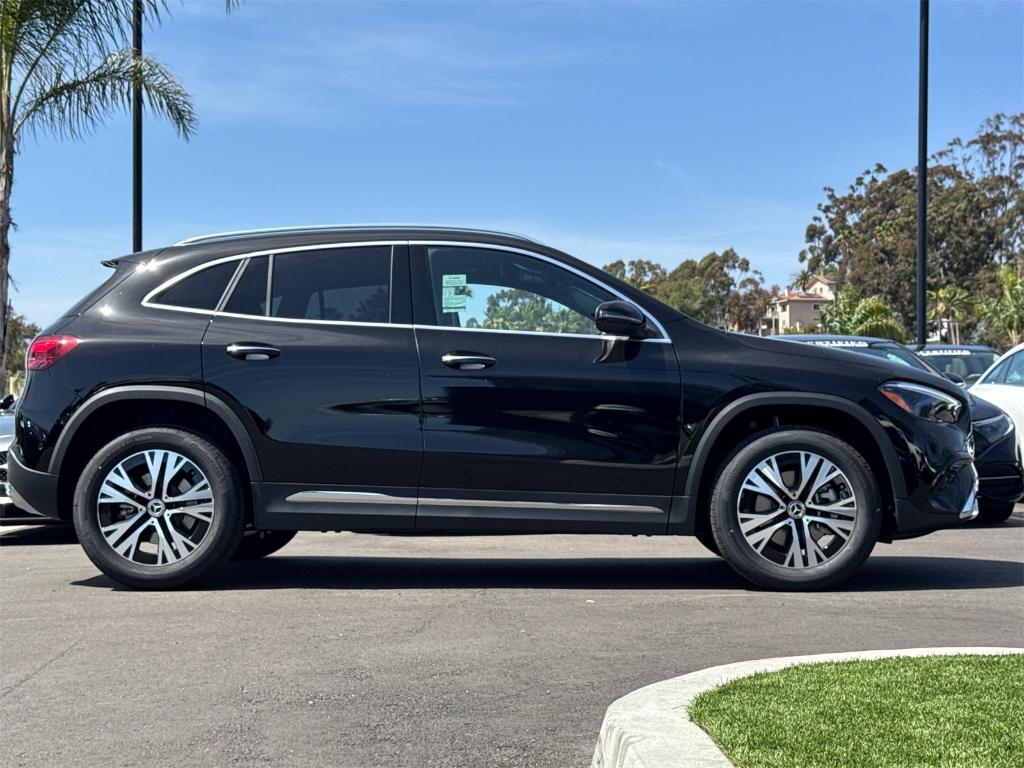 new 2025 Mercedes-Benz GLA 250 car, priced at $46,195