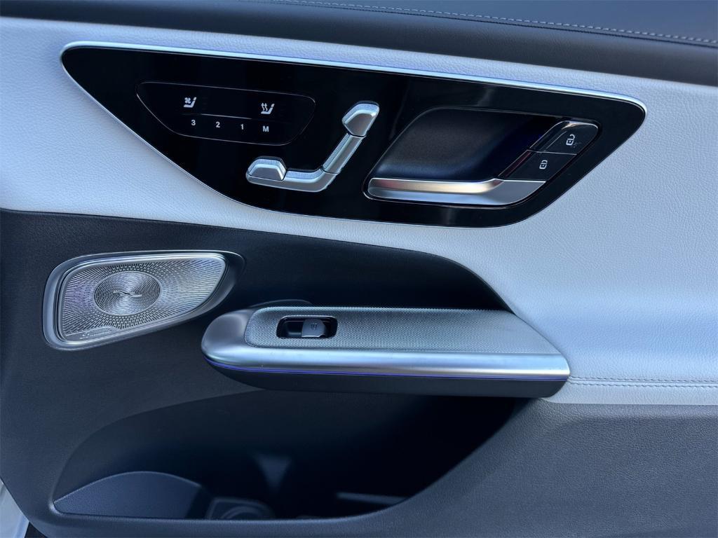 new 2025 Mercedes-Benz GLC 300 car, priced at $61,805