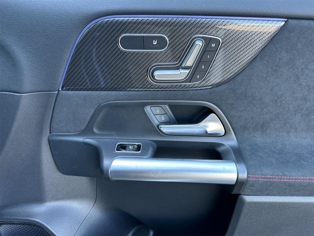 new 2025 Mercedes-Benz GLA 250 car, priced at $55,020