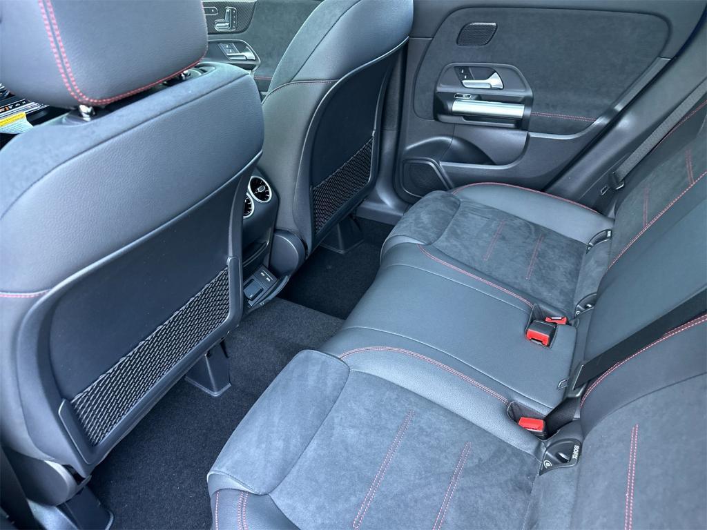 new 2025 Mercedes-Benz GLA 250 car, priced at $55,020