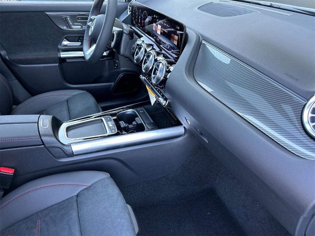 new 2025 Mercedes-Benz GLA 250 car, priced at $55,020