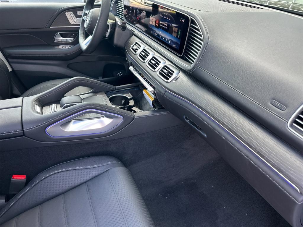 new 2025 Mercedes-Benz GLS 450 car, priced at $102,730