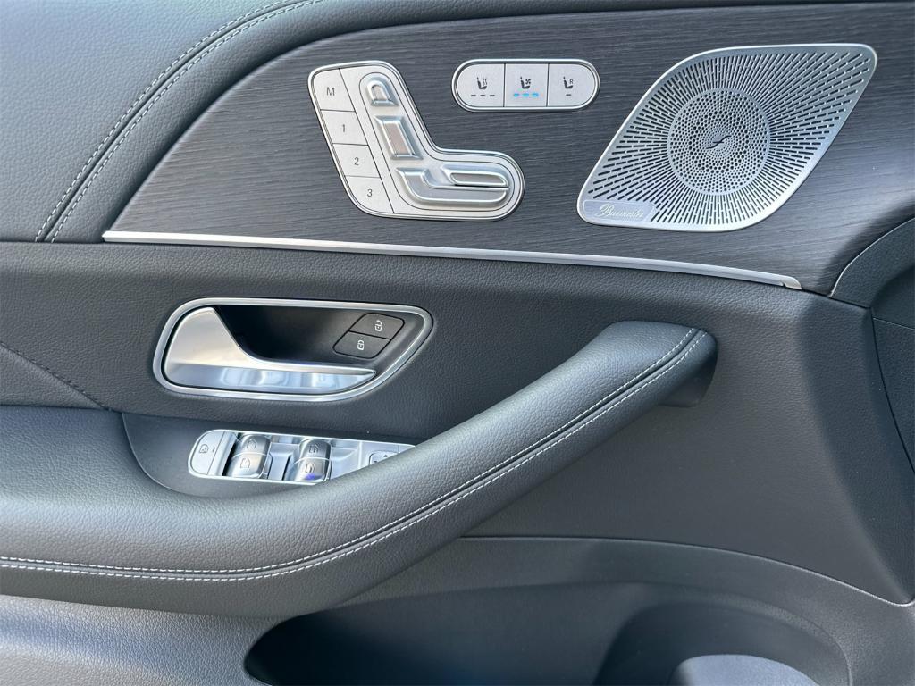 new 2025 Mercedes-Benz GLS 450 car, priced at $102,730