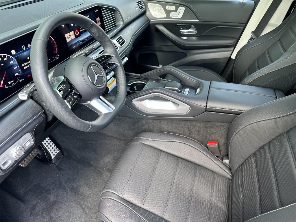 new 2025 Mercedes-Benz GLS 450 car, priced at $102,730