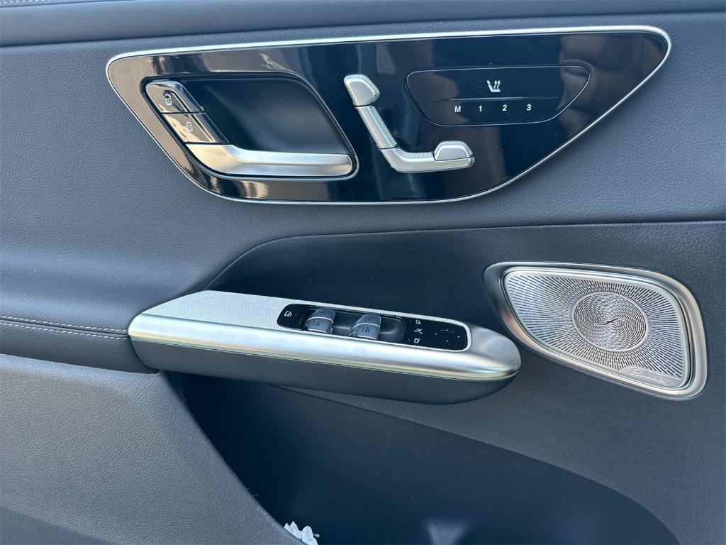 new 2025 Mercedes-Benz GLC 300 car, priced at $61,255