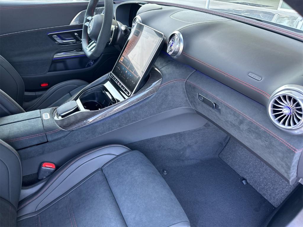 new 2025 Mercedes-Benz AMG SL 63 car, priced at $229,195