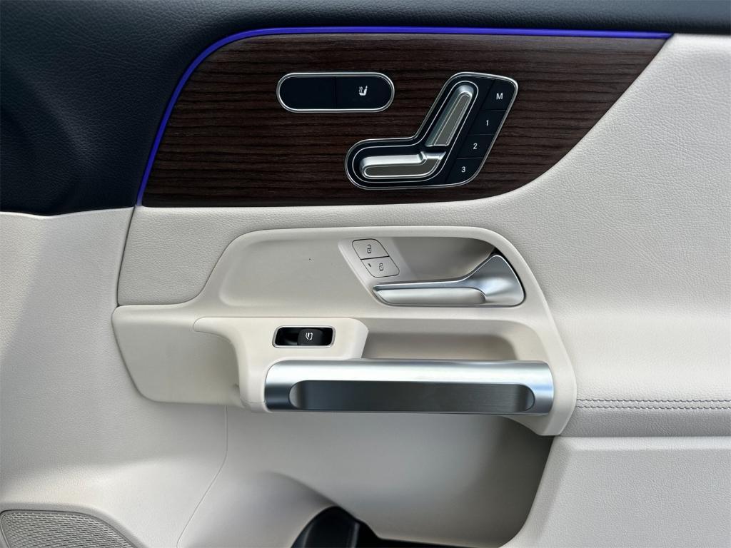 new 2026 Mercedes-Benz GLB 250 car, priced at $51,990