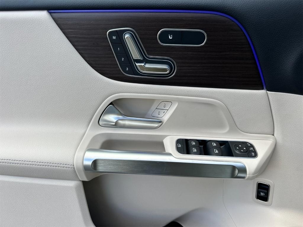 new 2026 Mercedes-Benz GLB 250 car, priced at $51,990