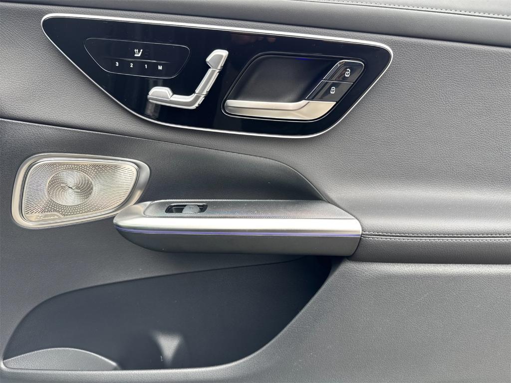 new 2025 Mercedes-Benz GLC 300 car, priced at $60,785