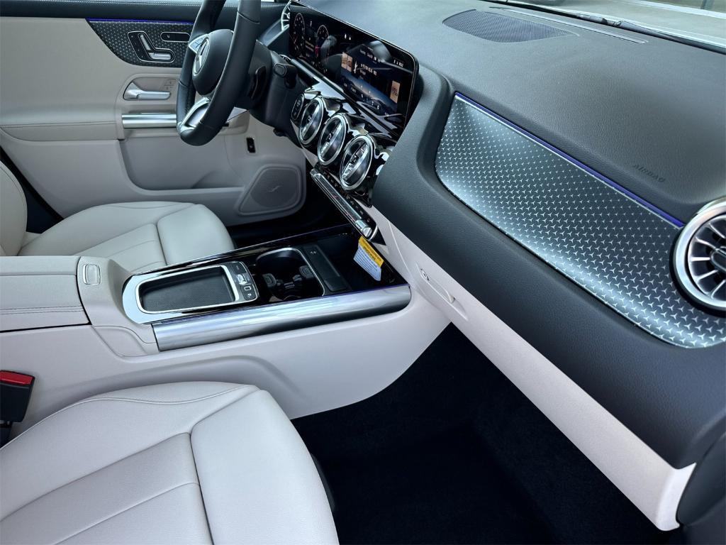 new 2026 Mercedes-Benz GLA 250 car, priced at $49,375