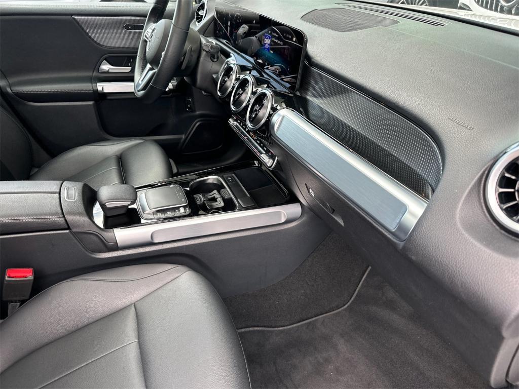 used 2022 Mercedes-Benz GLB 250 car, priced at $25,800