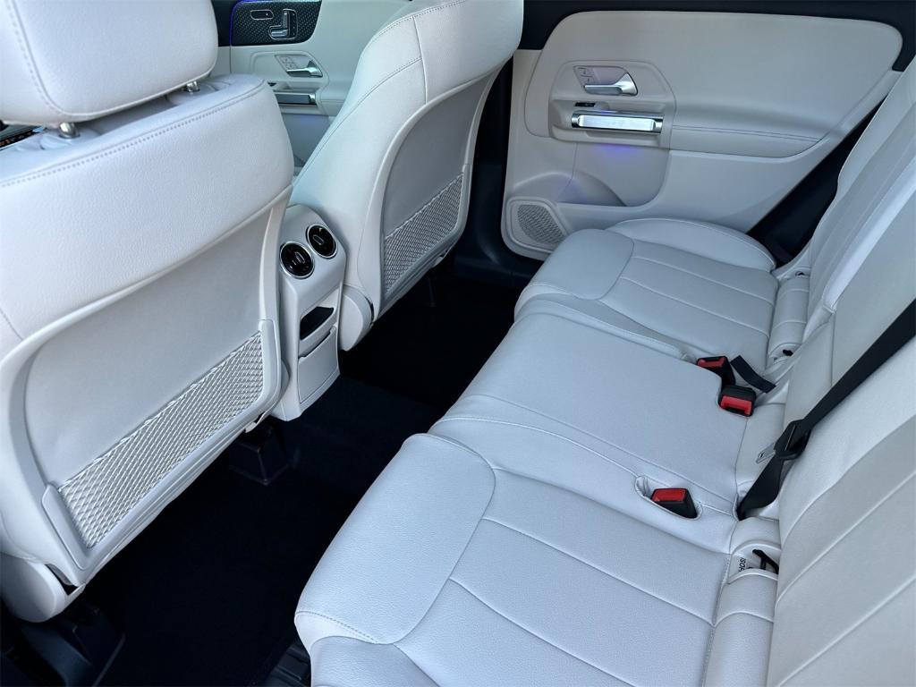 new 2025 Mercedes-Benz GLB 250 car, priced at $49,870