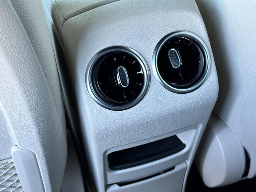 new 2025 Mercedes-Benz GLB 250 car, priced at $49,870