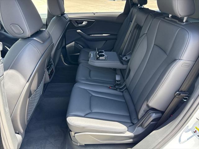 new 2025 Audi Q7 car, priced at $77,460