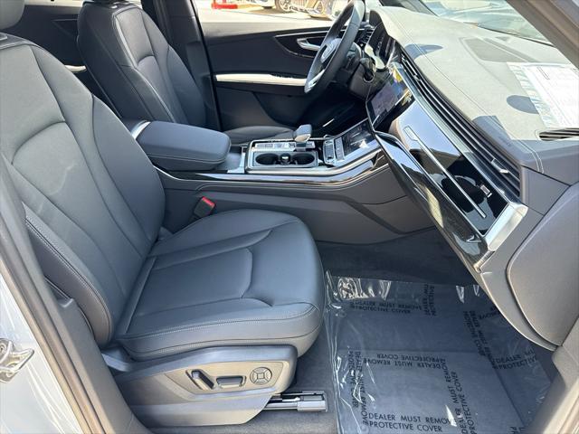 new 2025 Audi Q7 car, priced at $77,460