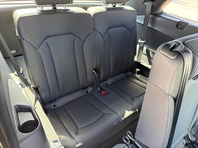 new 2025 Audi Q7 car, priced at $77,460