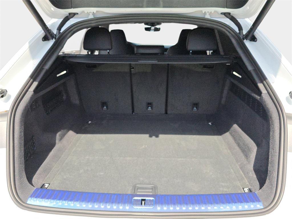 new 2025 Audi RS Q8 car, priced at $160,190