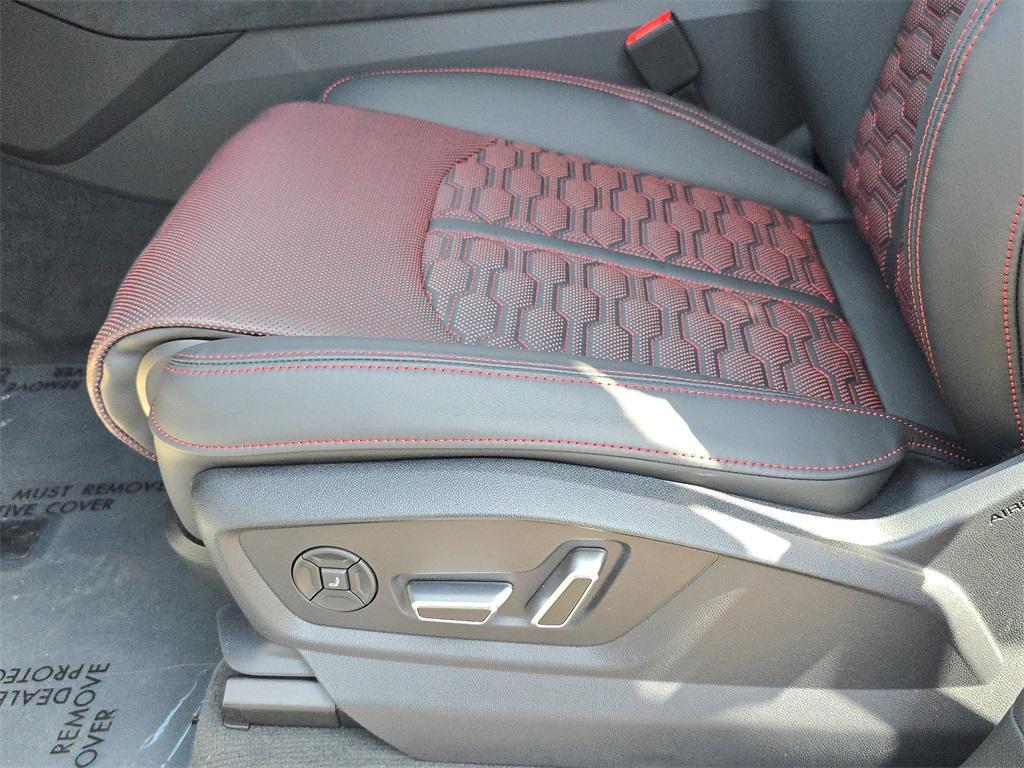 new 2025 Audi RS Q8 car, priced at $160,190