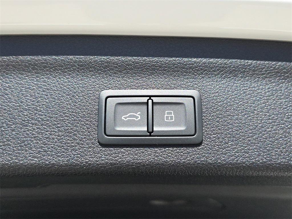 new 2025 Audi Q3 car, priced at $46,670