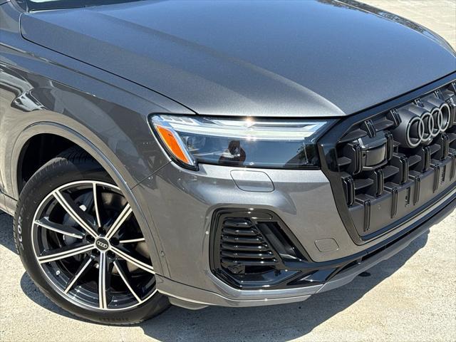 new 2025 Audi Q7 car, priced at $72,470