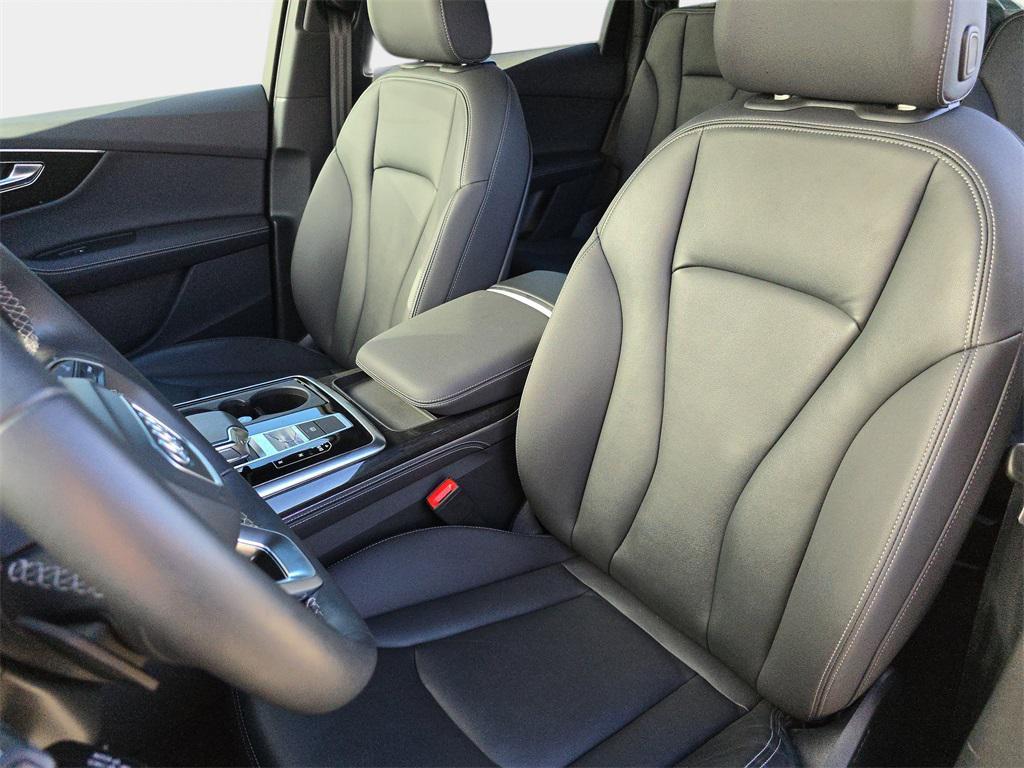 used 2025 Audi Q7 car, priced at $53,500