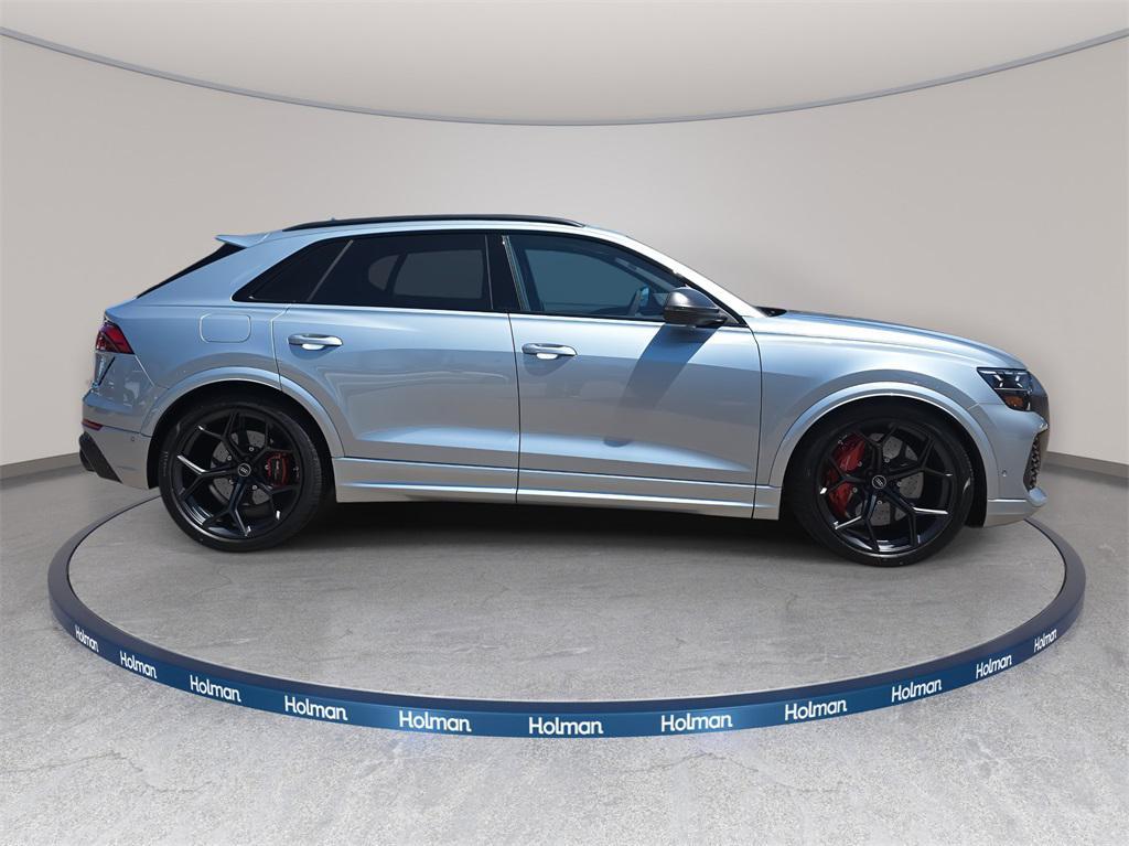 new 2025 Audi RS Q8 car, priced at $160,190