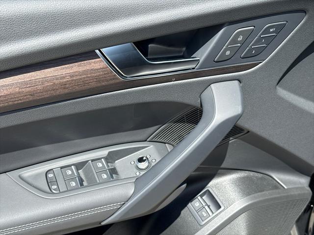 new 2025 Audi Q5 car, priced at $67,935