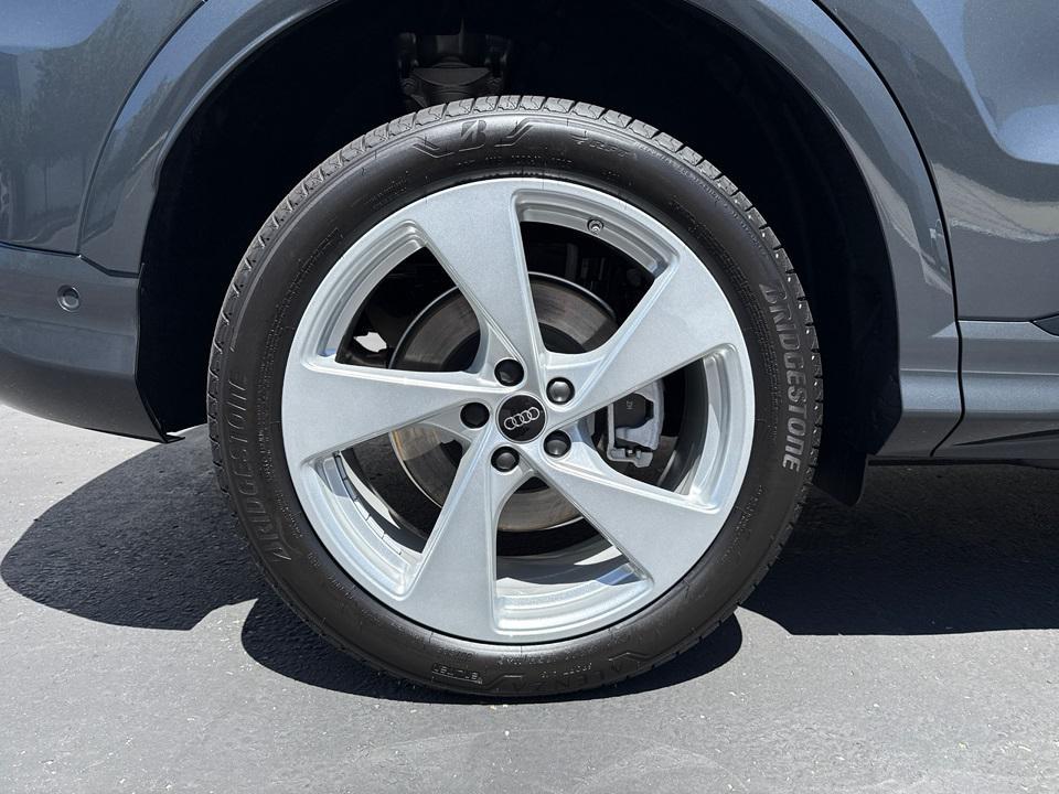 new 2025 Audi Q5 car, priced at $60,290