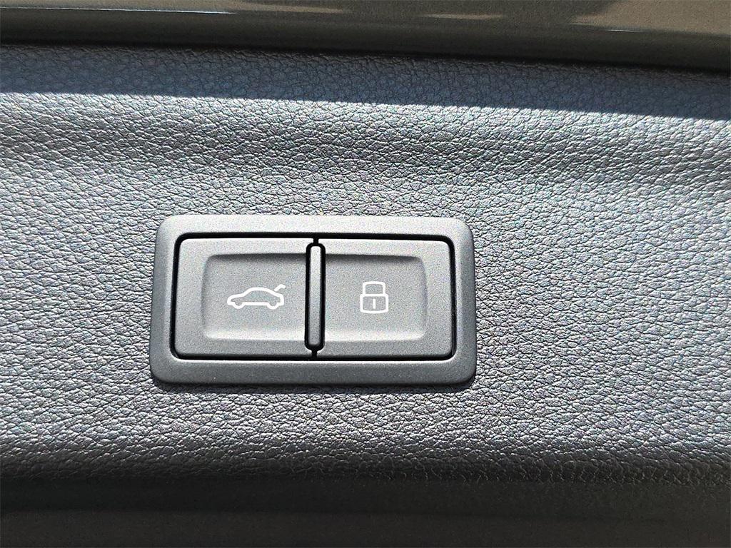 new 2025 Audi Q3 car, priced at $45,975