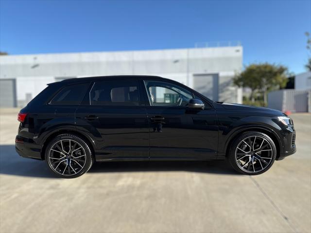 new 2025 Audi Q7 car, priced at $78,570