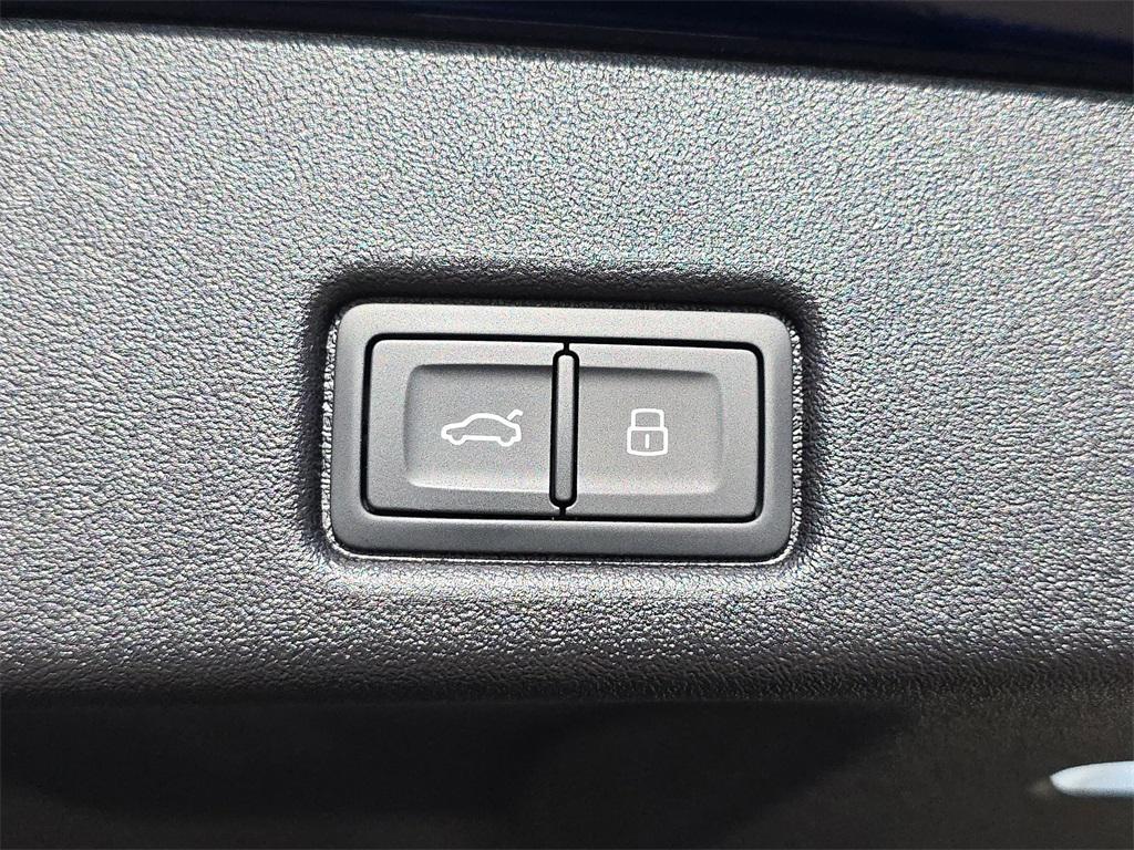 new 2025 Audi Q5 car, priced at $61,240