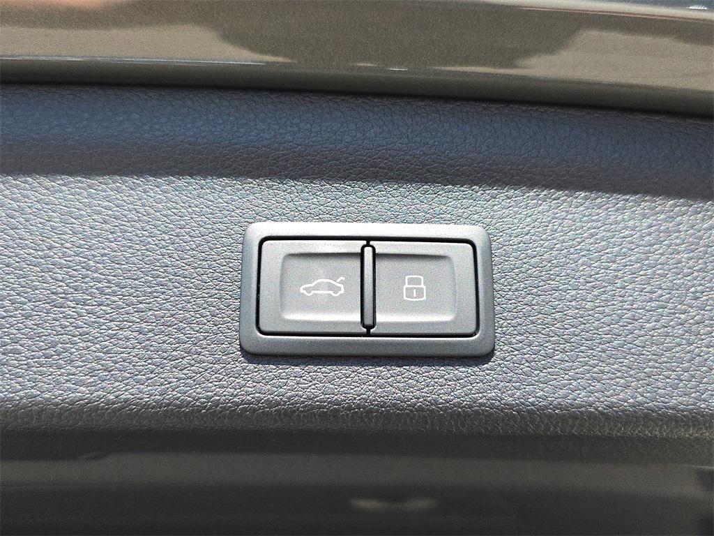 new 2025 Audi Q3 car, priced at $45,975