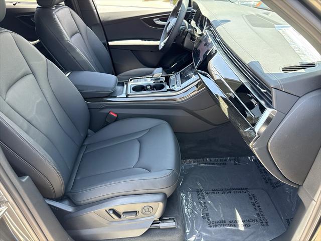 new 2025 Audi Q7 car, priced at $77,460