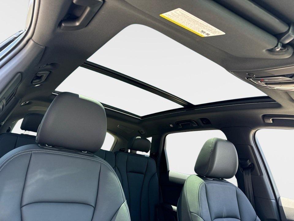 new 2025 Audi Q7 car, priced at $68,770