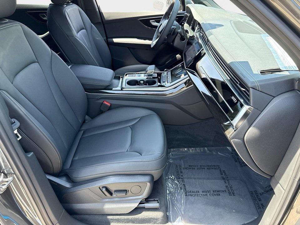 new 2025 Audi Q7 car, priced at $68,770