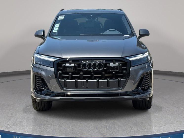 new 2025 Audi Q7 car, priced at $68,770