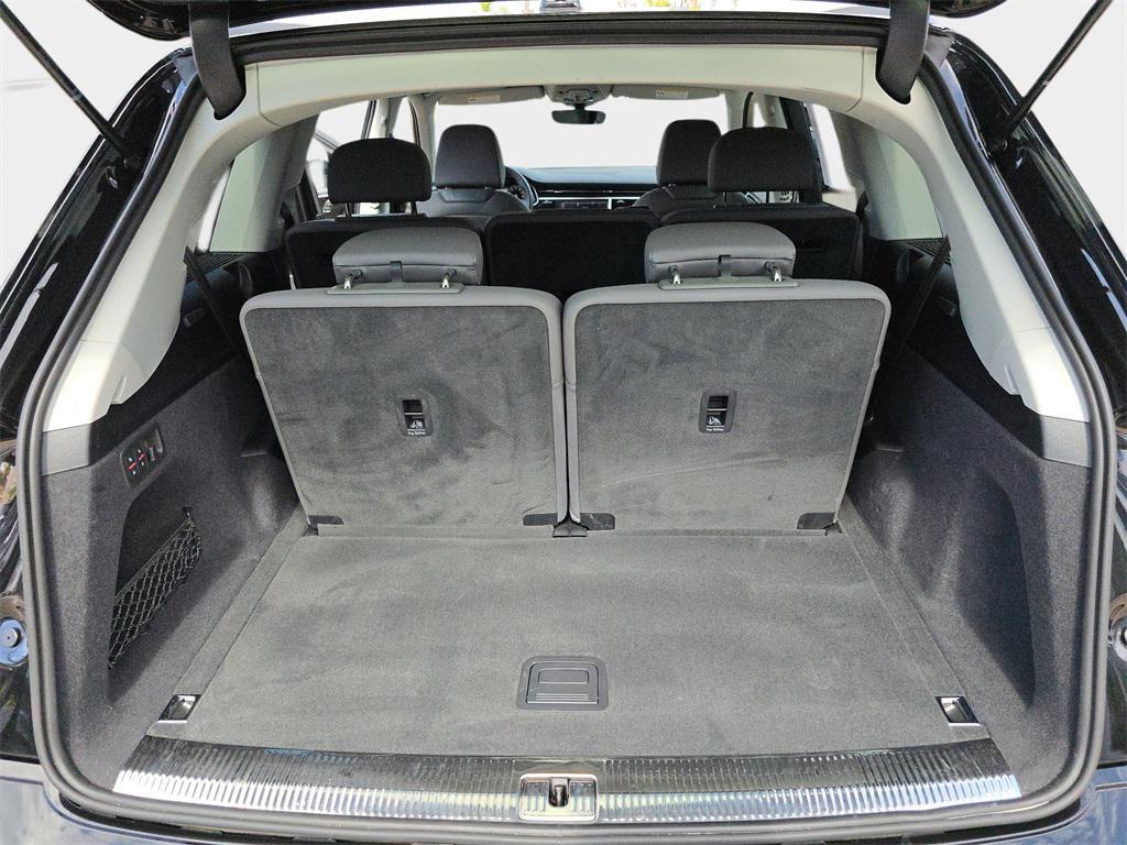 used 2025 Audi Q7 car, priced at $58,895